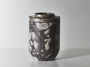 ROYAL S - Marble vase by Kreoo