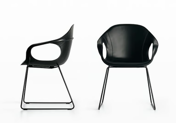 ELEPHANT - Sled base tanned leather chair with armrests by Kristalia