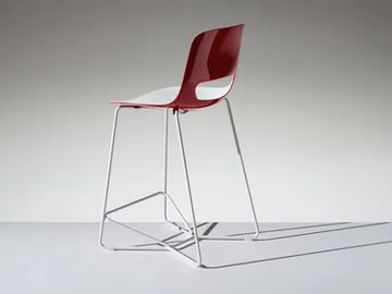LUCKY - Sled base chair by LAMM