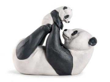 MOMMY PANDA - Porcelain decorative object by Lladró