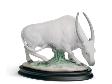 THE OX - Porcelain decorative object by Lladró