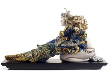 WINGED BEAUTY WOMAN - Porcelain decorative object by Lladró