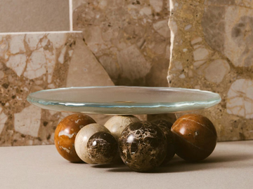 ATOMO - Marble centerpiece by Maami Home