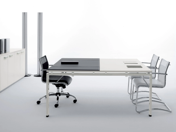 CLICK - Square meeting table with leather desk pad by Manerba