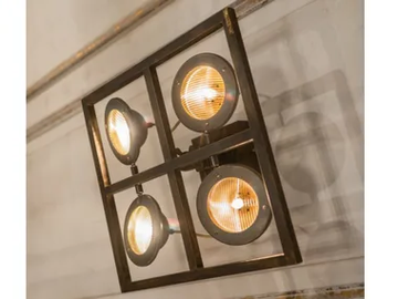 TOTÒ - Acid etched brass wall light by Mantellassi 1926