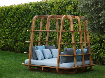 NEST - Teak garden bed by Mary&