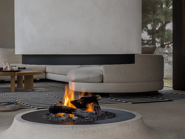 URBAN CUSTOM-MADE - Gas central curved fireplace by Metalfire