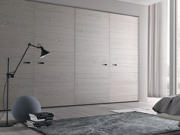 LEXINGTON - Custom wooden wardrobe with coplanar doors by MisuraEmme