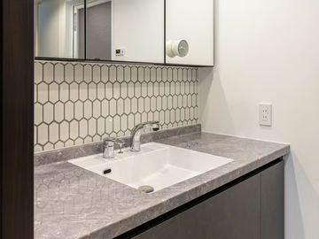 JAPAN HEXAGON LONG WHITE - Ceramic mosaic by Mosaix