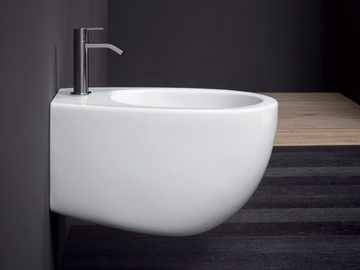 MILK - Wall-hung ceramic bidet by Nic