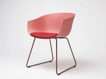 BAI TRINEO - Sled base polypropylene chair with armrests with integrated cushion by ONDARRETA