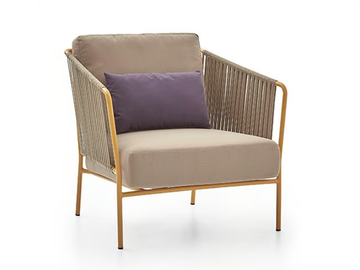 CAPRI - Upholstered easy chair with armrests by PARLA
