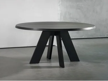IDS - Round wooden dining table by Piet Boon