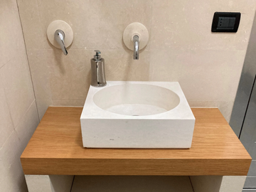L23 - Countertop round lecce stone washbasin by PIMAR