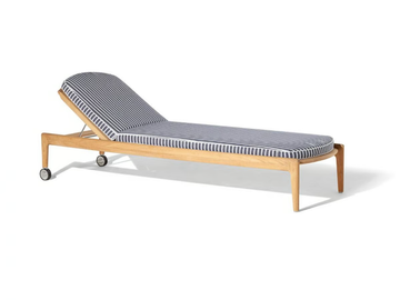 THE SECRET GARDEN - Recliner teak sun lounger with castors by Poltrona Frau