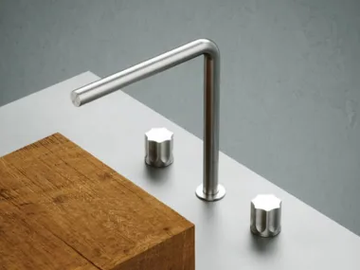 MODO 17 07V - 3 hole washbasin mixer by Quadrodesign