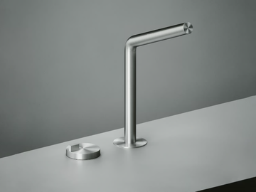 Q. 18 32 - Countertop stainless steel washbasin mixer by Quadrodesign