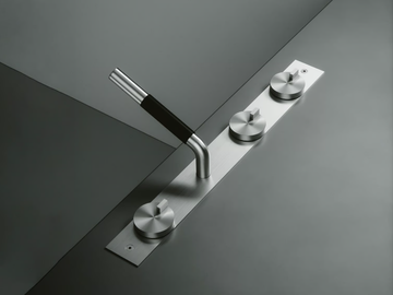 Q. 18 99 R - Stainless steel bathtub set by Quadrodesign