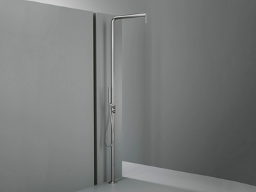 Q. CD018.2 - Floor standing stainless steel shower panel by Quadrodesign