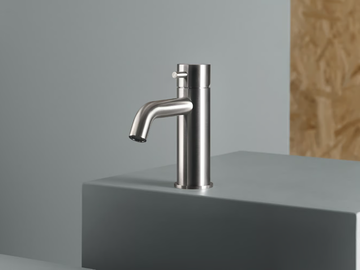 SOURCE 12 01 - Countertop washbasin mixer by Quadrodesign