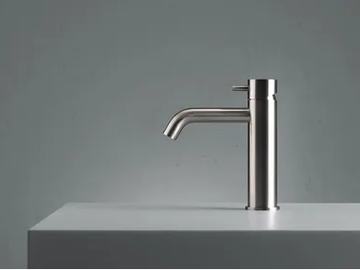 SOURCE 12 03 - Countertop single handle washbasin mixer by Quadrodesign