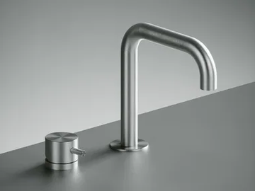 SOURCE 12 07 - 2 hole countertop washbasin mixer by Quadrodesign