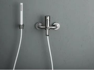 SOURCE 12 60 - Wall-mounted bathtub mixer with hand shower by Quadrodesign