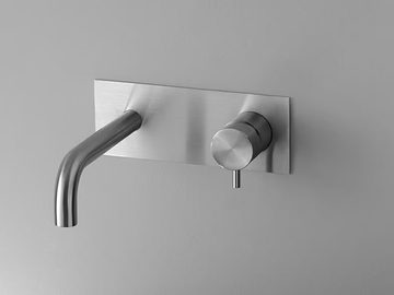 SOURCE 13 70.00 - Wall-mounted washbasin mixer by Quadrodesign
