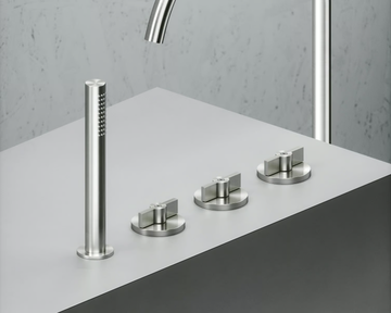 VALVOLA01 19 99 - Hydroprogressive stainless steel bathtub tap with hand shower by Quadrodesign