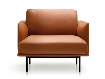 NEW YORK - Upholstered armchair with armrests by Quinti Sedute