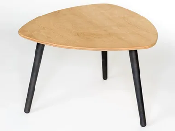 NAM - Triangular coffee table by Radis