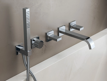 KEA - 5 hole wall-mounted brass bathtub set by Rubinetterie Treemme