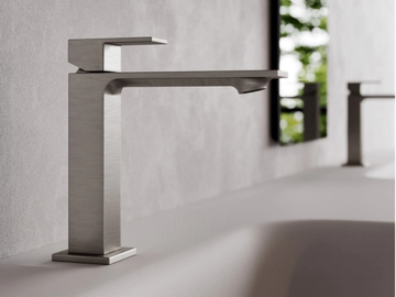 Q30 - Countertop brass washbasin mixer by Rubinetterie Treemme