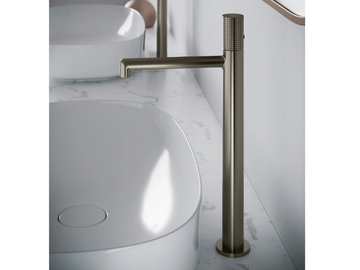 T30 - Countertop single handle brass washbasin mixer by Rubinetterie Treemme