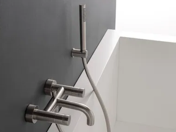 X-CHANGE - Wall-mounted bathtub tap with hand shower by Rubinetterie Treemme