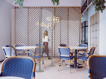 SLALOM - Freestanding polycarbonate office screen by Slalom