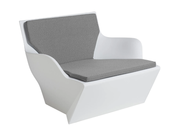 KAMI SAN - Polyethylene armchair by SLIDE