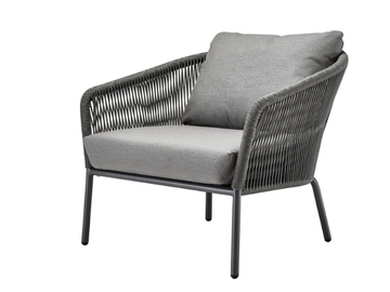 LOOP LOUNGE - Aluminium garden armchair with armrests by Solpuri