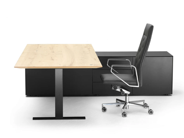 .TIME AIR - Height-adjustable executive desk by Spiegels