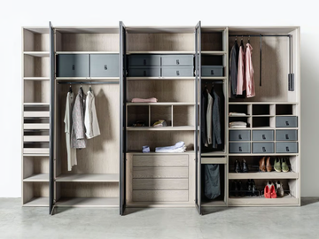 FOKUS 41 - Custom sectional walk-in wardrobe by Sudbrock Möbelhandwerk