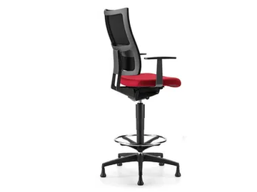 ALLYNET 1763 - Mesh drafting stool with armrests with 5-Spoke base by TALIN