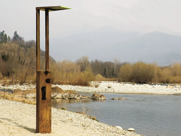 MENHIR - Floor standing brass shower panel with hand shower by Tender rain