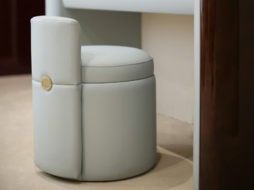 MADISON - Upholstered round leather pouf by Turri