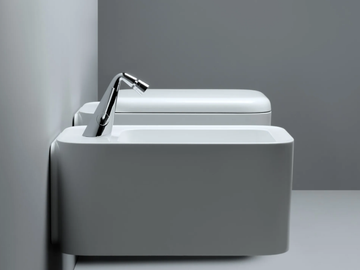 CAMEO - Wall-hung ceramic bidet with overflow by Valdama