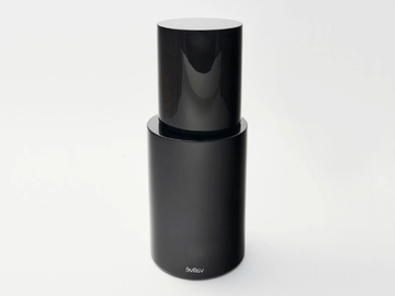 ROLL - Countertop resin toothbrush holder with lid by Vallvé