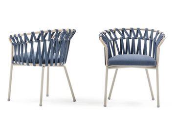 EMMA CROSS - Powder coated aluminium garden chair with armrests by Varaschin