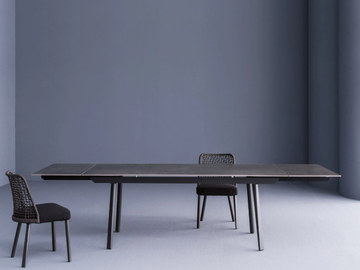 EMMA - Extending powder coated aluminium garden table by Varaschin