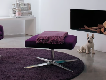SILLÓN - With 4-spoke base fabric footstool by Verzelloni