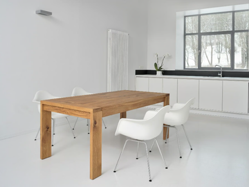 LUNGO - Extending solid wood table by Vitamin Design
