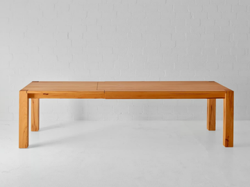 TAURUS BUTTERFLY - Extending rectangular solid wood table by Vitamin Design